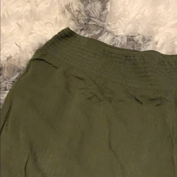 3/$20 Boho feel forest green pants - Picture 2 of 4